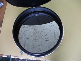 セル上部を組み付ける